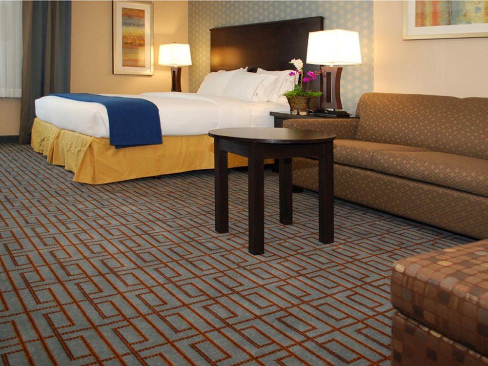 Holiday Express Downtown West, An Ihg Hotel
