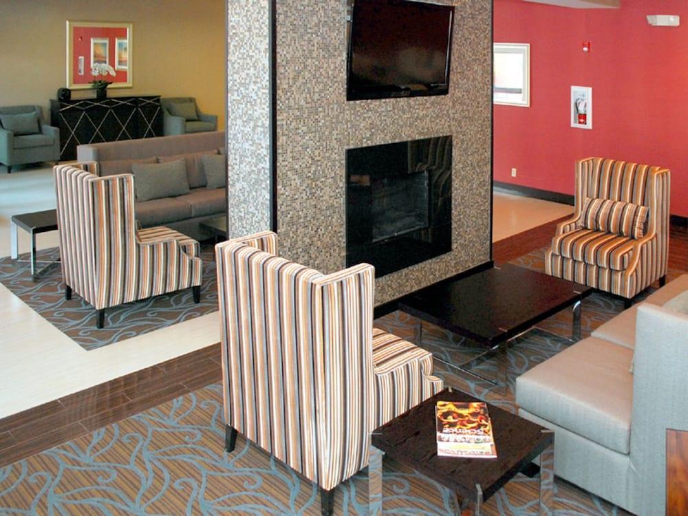 Holiday Express Downtown West, An Ihg